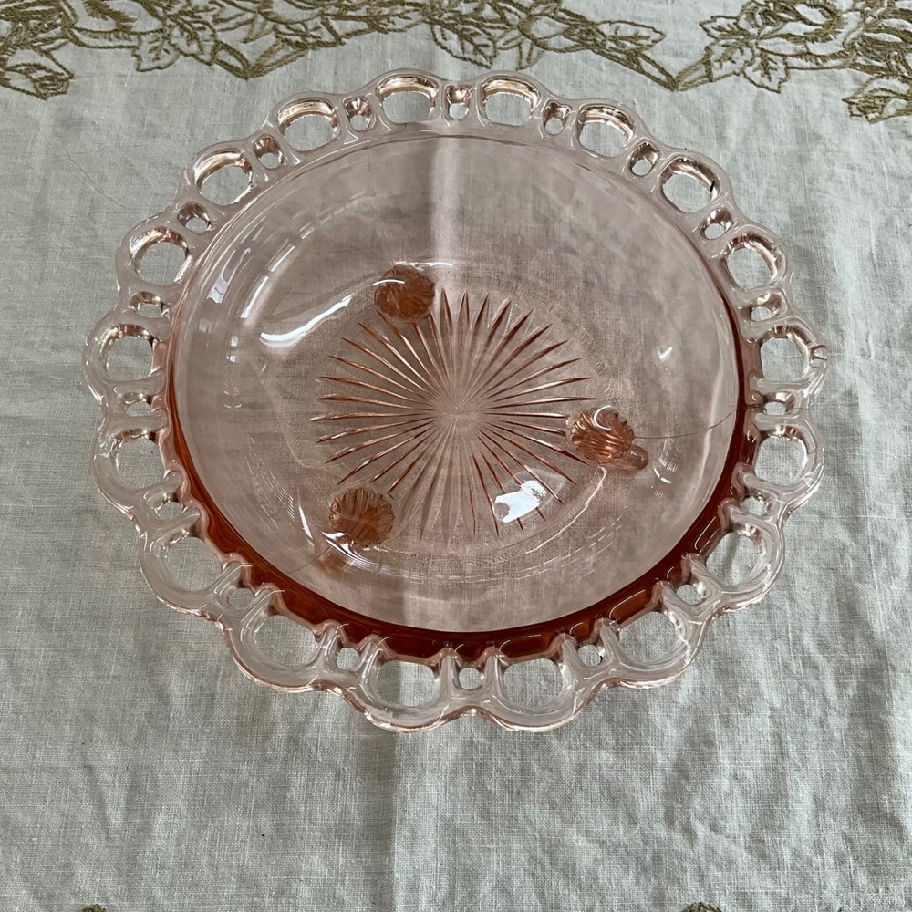 Vintage Anchor Hocking Lace Edge Old Colony Pink Glass 3 Footed Bowl Sunburst